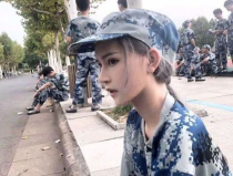 天赐军训小姐姐,天赐小姐姐的青春蜕变之旅