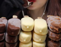 美食雪糕小姐姐,美食雪糕，带你领略夏日清凉美味