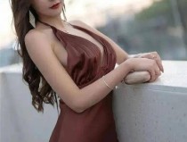 丝袜合集从 “晶女郎” 到私拍女王黑丝下的流量密码与资本游戏